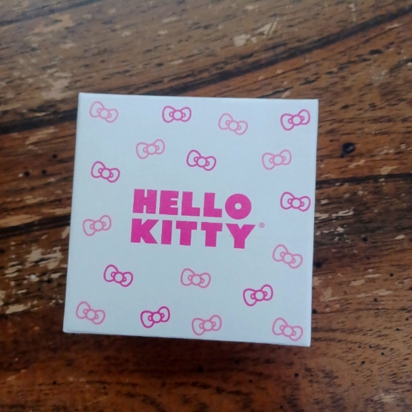 Hello kitty dangle hoops BNIB VHTF RARE - Picture 2 of 4